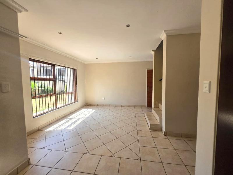 3 Bedroom Property for Sale in Gateway Manor North West